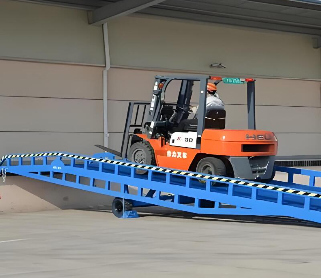 札达移动式卸货平台（叉车用）
